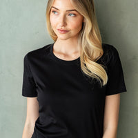dámské černé tričko, lesklé, women's black T-shirt, shiny